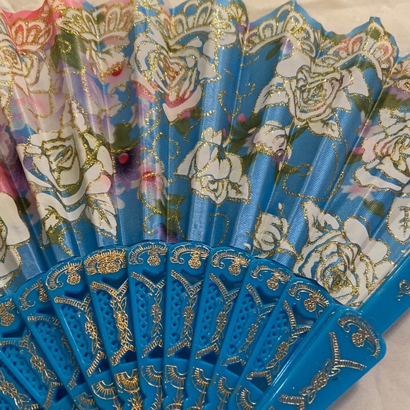 3 hand fans - Picture 7 of 11